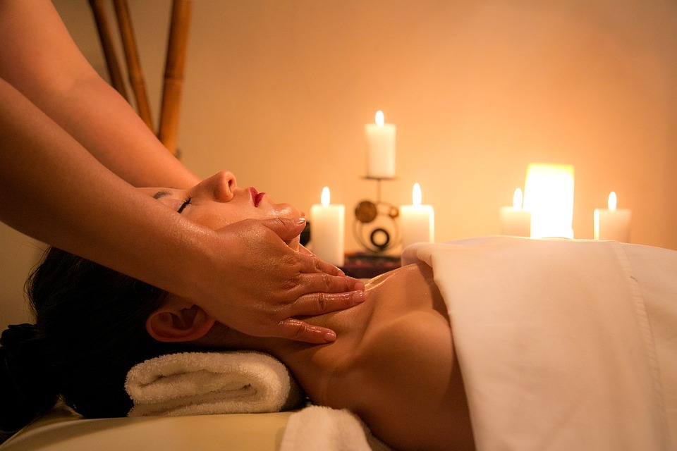 Sesja masażu w prezencie – sprawdź jaki masaż możesz podarować bliskiej Ci osobie